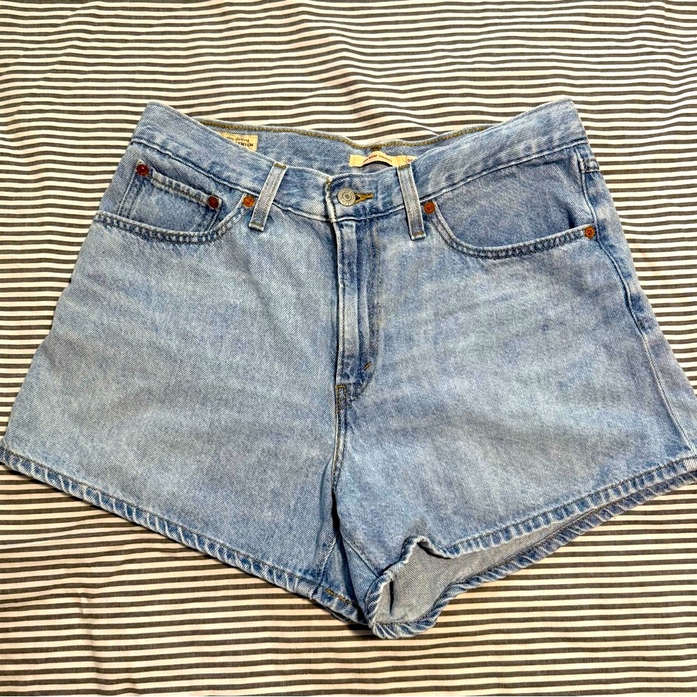 Levi’s 80s Mom Shorts | High Rise Vintage Denim | Size 30